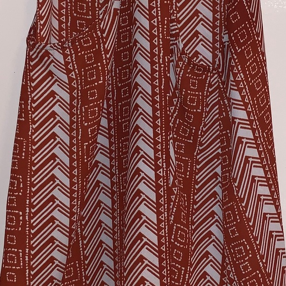 Wet Seal cami top pattern flowy racerback vneck - Picture 6 of 8